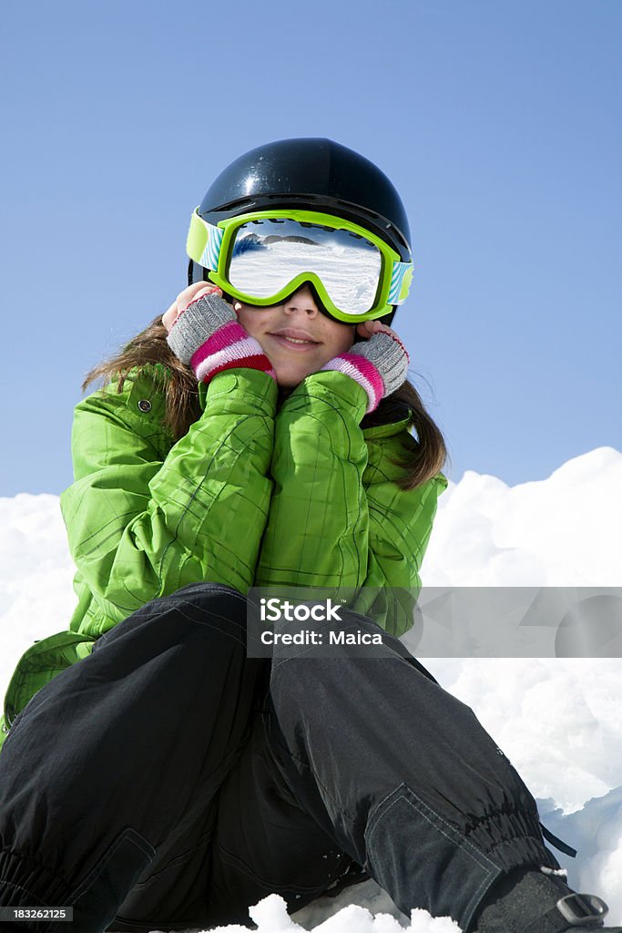 お子様のスキーリラックス - 12歳から13歳のロイヤリティフリーストックフォト