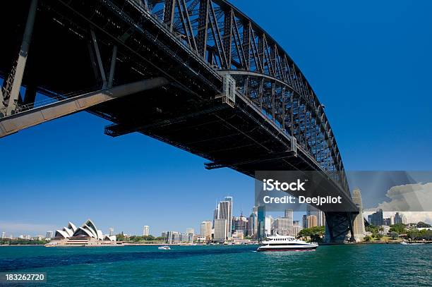 Foto de Sydney Harbour Bridge E O Horizonte Da Cidade Na Austrália e mais fotos de stock de Austrália