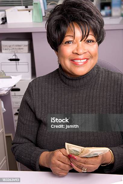 Bankangestellter Lächeln 1 Stockfoto und mehr Bilder von Bankangestellter - Bankangestellter, Afrikanischer Abstammung, Frauen