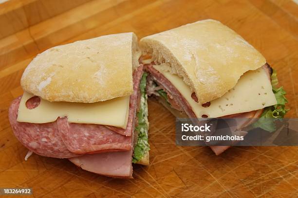 Photo libre de droit de Sandwich banque d'images et plus d'images libres de droit de Aliment - Aliment, Alimentation lourde, Aliments et boissons
