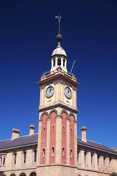 torre dell'orologio a newcastle - newcastle upon tyne australia clock new south wales foto e immagini stock