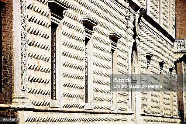 Foto de O Diamond Palace Em Ferrara Itália e mais fotos de stock de Antigo - Antigo, Arcaico, Arquitetura