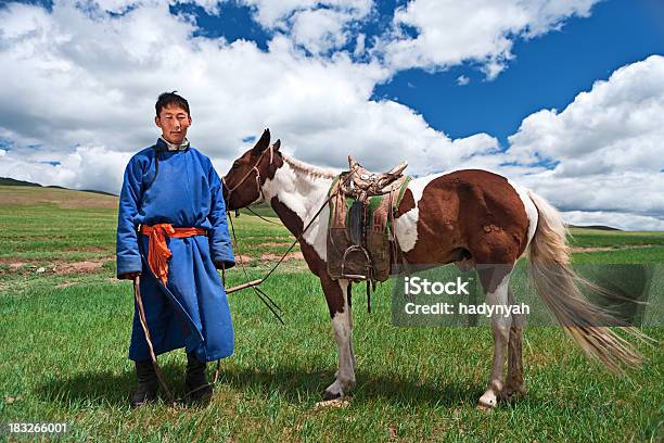 Mongol Horseback Rider - Fotografias de stock e mais imagens de Adulto - Adulto, Adulto maduro, Agricultura