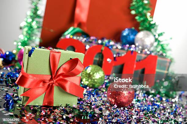 Caja De Regalo Foto de stock y más banco de imágenes de Adorno de navidad - Adorno de navidad, Azul, Año nuevo