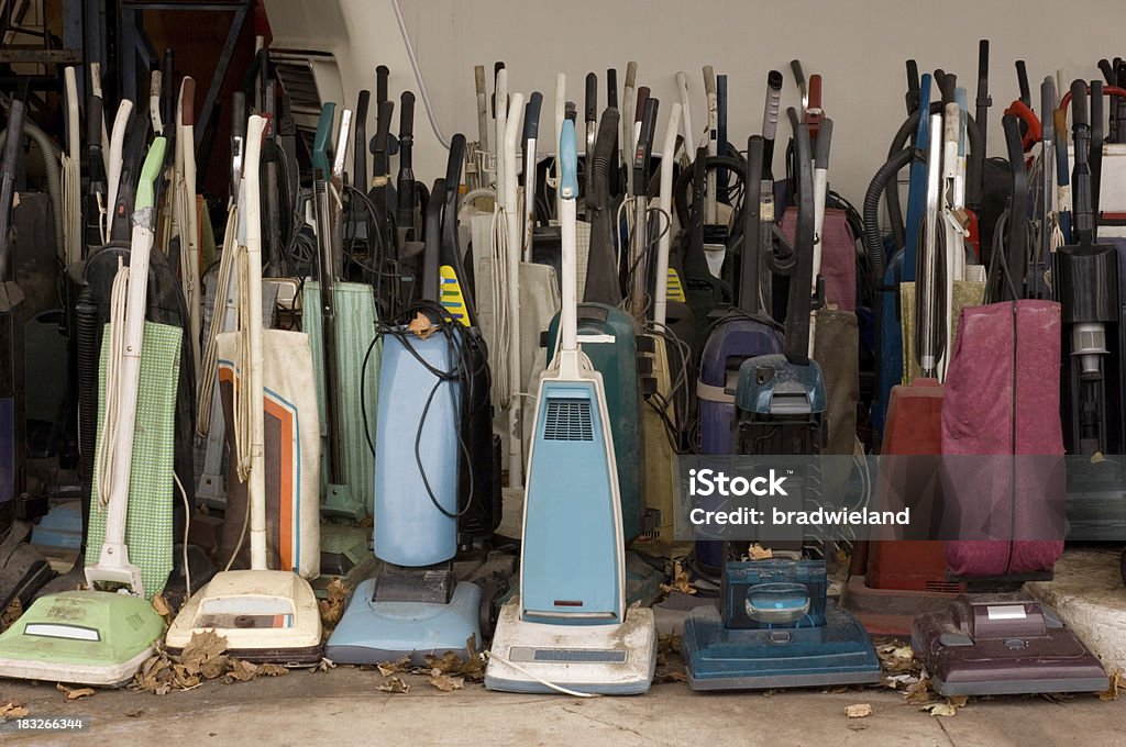 Viele alte Staubsauger - Lizenzfrei Staubsauger Stock-Foto