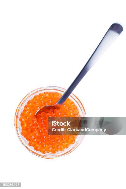 Photo libre de droit de Pot De Caviar Rouge Vue De Dessus Isolé banque d'images et plus d'images libres de droit de Caviar - Caviar, Cuillère, Aliment