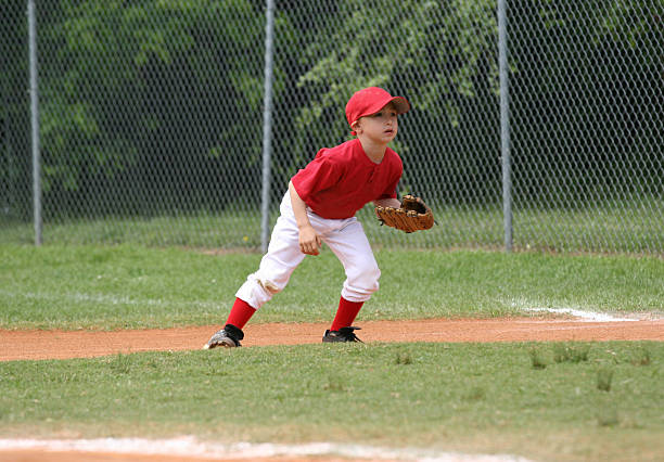 liga juvenil fielder - baseball base conspiracy small fotografías e imágenes de stock