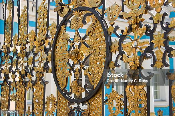 Portão De Ouro De Catherine Palace São Petersburgo Rússia - Fotografias de stock e mais imagens de Palácio