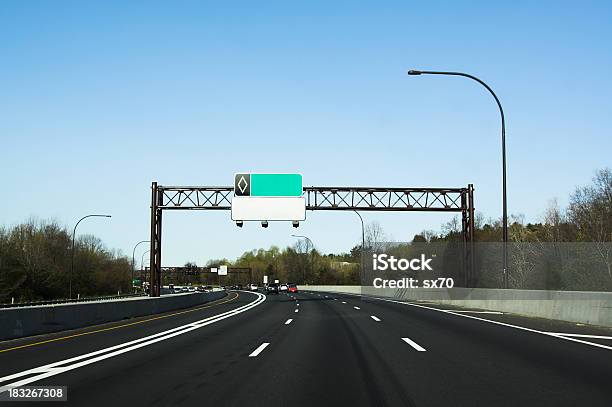 Viaje Por Carretera Foto de stock y más banco de imágenes de Vía principal - Vía principal, Apearse, Coche