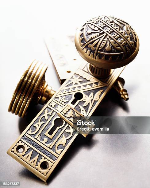 Foto de Brass Doorplate E Maçaneta De Porta e mais fotos de stock de Maçaneta - Manivela - Maçaneta - Manivela, Antiguidade, Figura para recortar