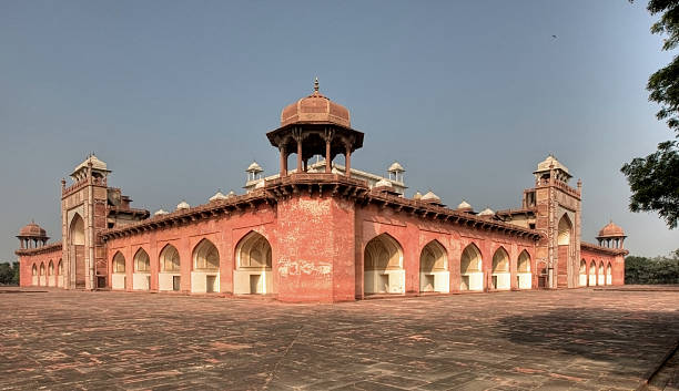 istock Segunda Palace at Fatehpur Sikri 183267698