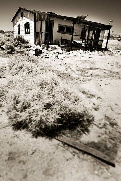 istock Abandoned house in the Mojave Desert 183268566