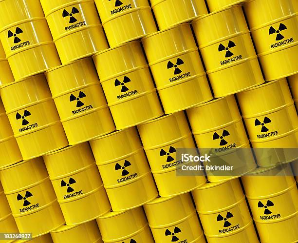 Resíduos Nucleares - Fotografias de stock e mais imagens de Barril - Barril, Sinal de Radioatividade, Radiação