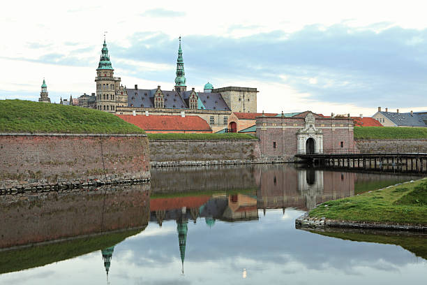château de kronborg, helsingør danemark - kronborg castle photos et images de collection