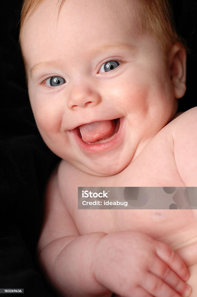 Nahaufnahme Bild von Lachen Baby Farbe auf schwarzem Hintergrund - Lizenzfrei Baby Stock-Foto