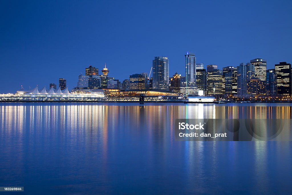 Skyline von Vancouver am Wasser - Lizenzfrei Messezentrum Vancouver Stock-Foto