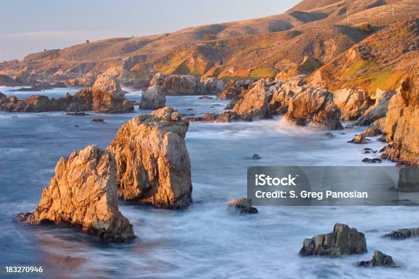 Costa Centrale Della California - Fotografie stock e altre immagini di Acqua - Acqua, Acqua fluente, Ambientazione esterna