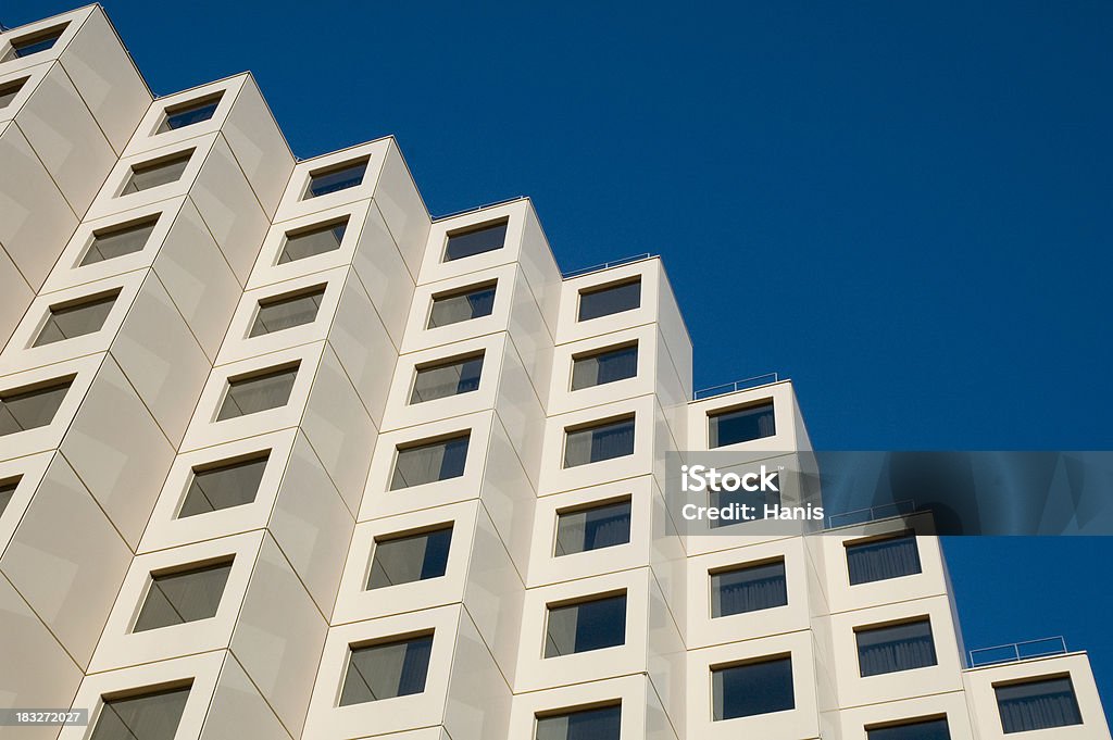 Apartment building - Photo de Abstrait libre de droits