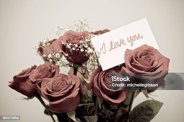 Rosas E Eu Te Amo Cartão - Fotografias de stock e mais imagens de Amor - Amor, Aniversário especial, Antiguidade