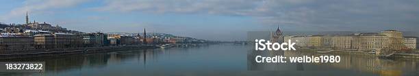 Panorama Der Donau In Budapest Mit Ungarischen Parlaments Stockfoto und mehr Bilder von Altstadt