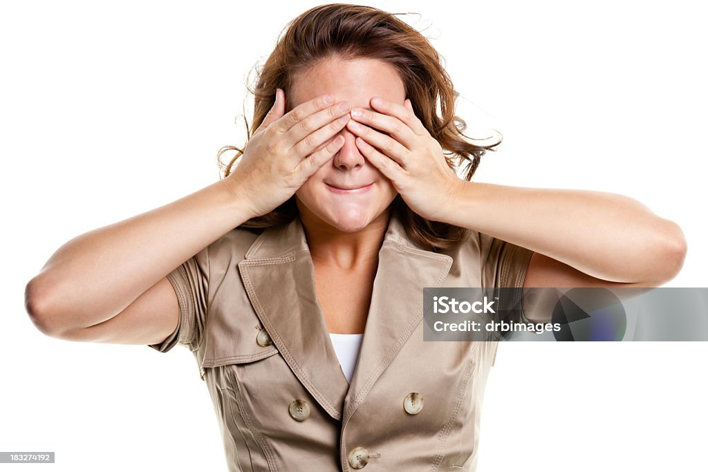 Cubiertas ojos de mujer joven con las manos - Foto de stock de Manos tapando los ojos libre de derechos