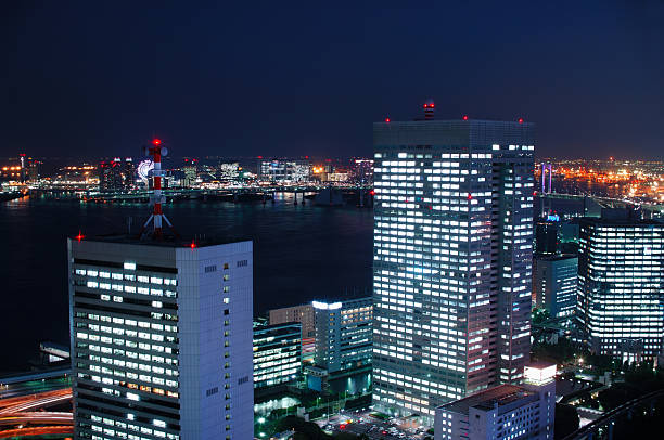 edifícios de escritórios na baía de tóquio - hamamatsucho - fotografias e filmes do acervo