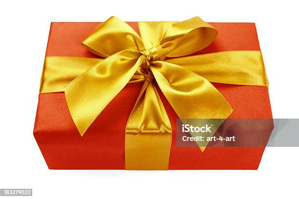 Rote Geschenkbox Mit Goldenen Band Stockfoto und mehr Bilder von Ausverkauf - Ausverkauf, Band, Bekommen