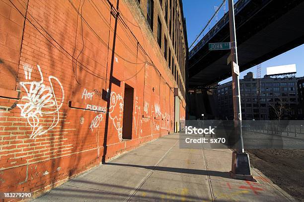 Dumbo Brooklyn Foto de stock y más banco de imágenes de Ciudad de Nueva York - Ciudad de Nueva York, Pintada, Pared