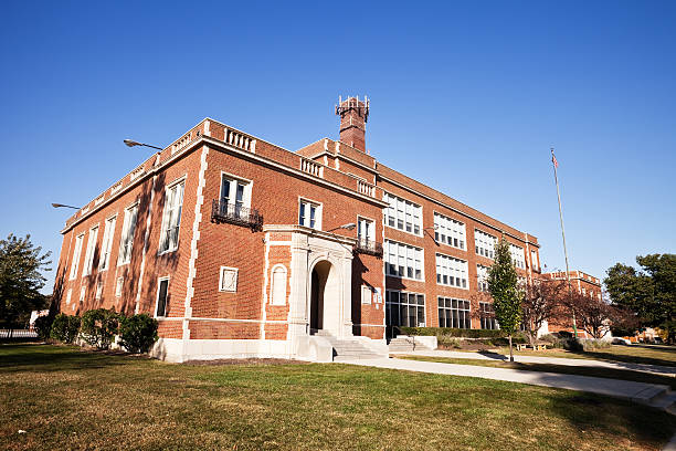 istock Elementary School in Norwood Park, Chicago 183280592