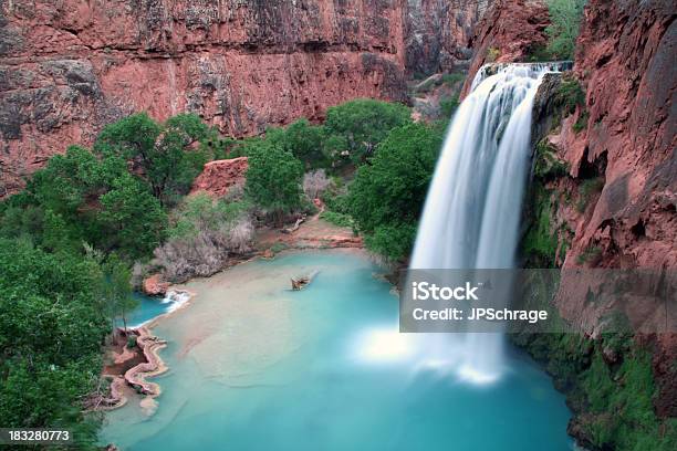 Foto de Cachoeira Havasu Paisagem e mais fotos de stock de Cachoeira Havasu - Cachoeira Havasu, Reserva Indígena de Havasupai, Caindo