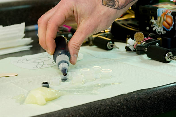 istock Tattooing Series--filling the ink 183281120