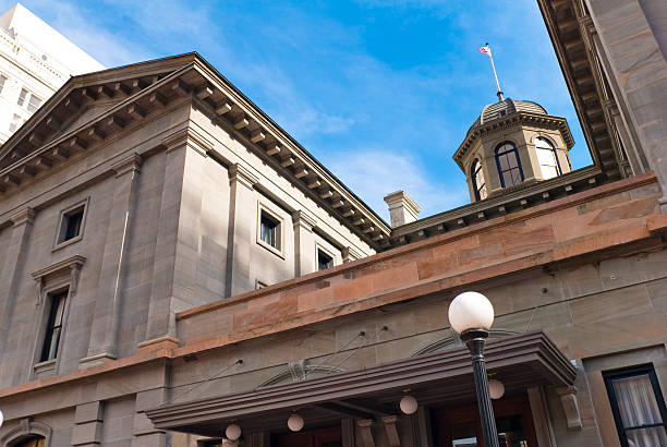 istock The Pioneer Courthouse in Portland, Oregon with blue sky 183281168