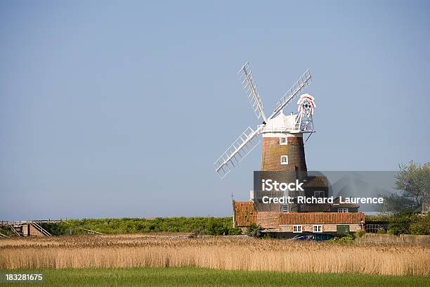 Mulino A Vento In Cley Norfolk - Fotografie stock e altre immagini di Cley next the Sea - Cley next the Sea, Norfolk - East Anglia, Affari