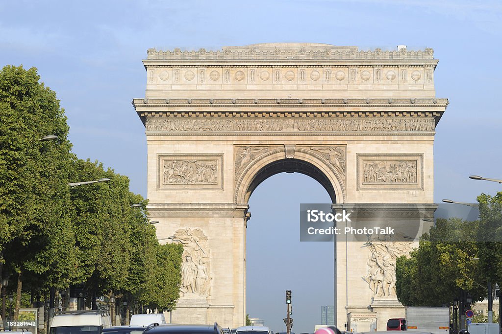 Arco del triunfo en París, Francia-XL - Foto de stock de Avenida de los Campos Elíseos libre de derechos