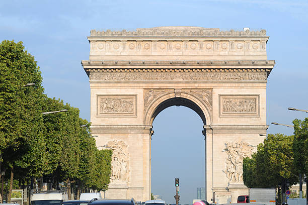 istock Arc de Triomphe in Paris, France - XLarge 183281942