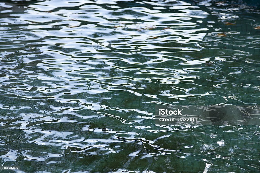 Отражение в воде - Стоковые фото Абстрактный роялти-фри