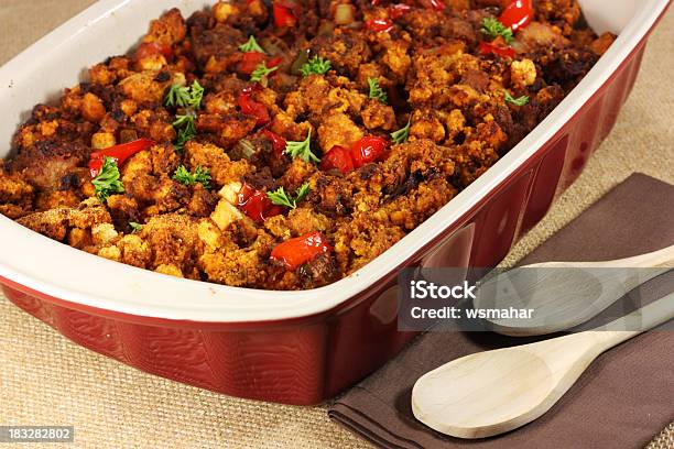 Pan De Maíz Relleno Foto de stock y más banco de imágenes de Al horno - Al horno, Bandeja, Comida cajún