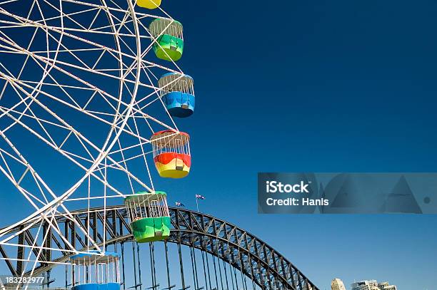 Diversão No Harbour - Fotografias de stock e mais imagens de Luna Park - Sydney - Luna Park - Sydney, Sydney, Roda-Gigante