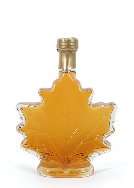 xarope de bordo - syrup bottle canadian culture canada - fotografias e filmes do acervo