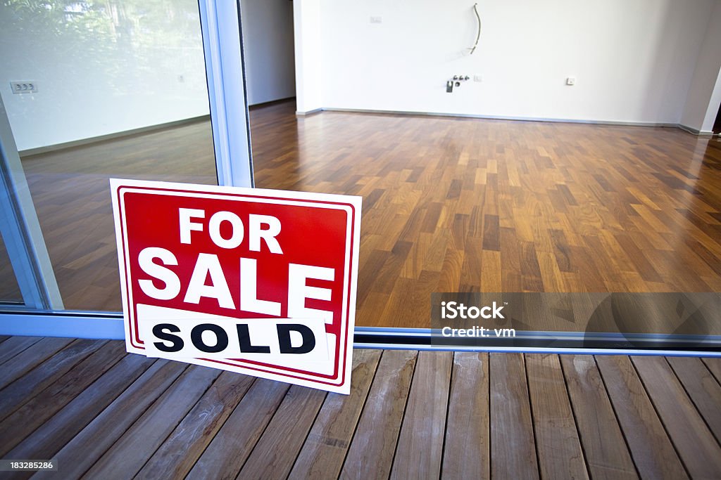 Panneau À vendre - Photo de Maison libre de droits