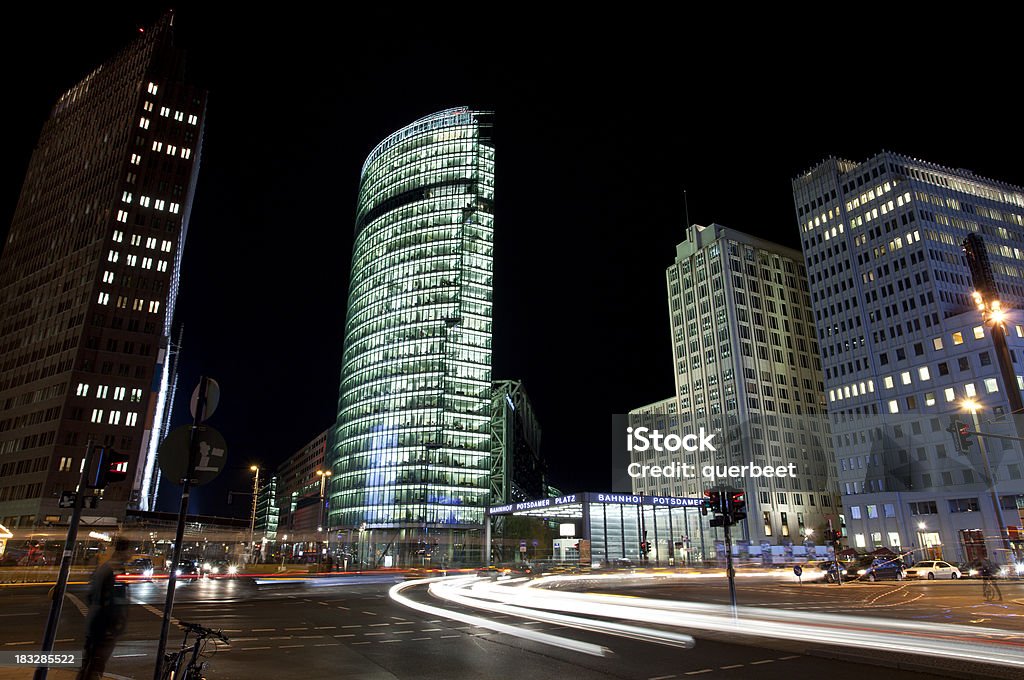 Berlino-Potsdamer Platz a notte - Foto stock royalty-free di Affari