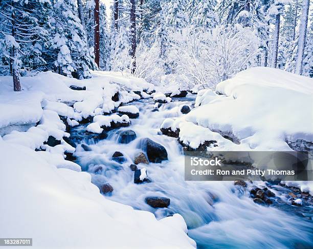 Schneebedeckten Cascade Creek In Lake Tahoe California Stockfoto und mehr Bilder von See Lake Tahoe
