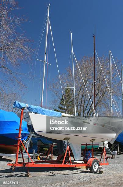 Photo libre de droit de Bateau Pour Entretien banque d'images et plus d'images libres de droit de Activité - Activité, Activité de loisirs, Activité de plein air