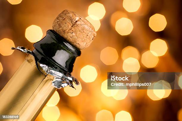 Champagner Stockfoto und mehr Bilder von Flasche - Flasche, Korken, Schaumwein