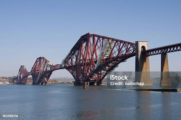 Tren Puente Forth Foto de stock y más banco de imágenes de Acero - Acero, Agua, Característica arquitectónica