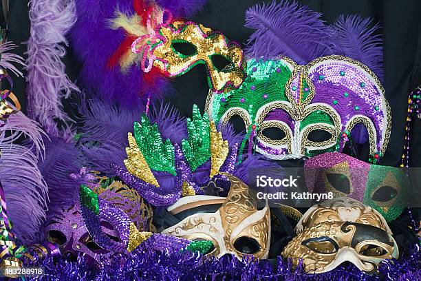 Máscaras No Visor - Fotografias de stock e mais imagens de Capitais internacionais - Capitais internacionais, Coleção, Colorido