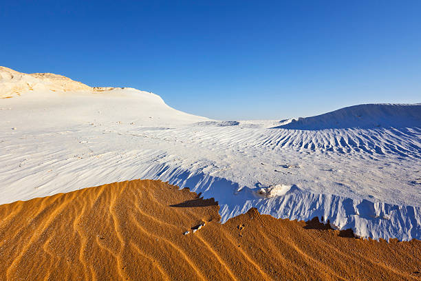 desierto blanco - white desert fotografías e imágenes de stock