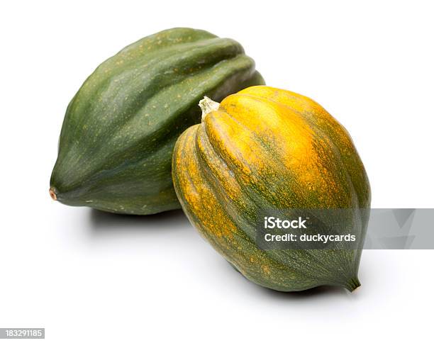 Photo libre de droit de Acorn Squashes Isolé Sur Blanc banque d'images et plus d'images libres de droit de Courge poivrée - Courge poivrée, Objet ou sujet détouré, Fond blanc