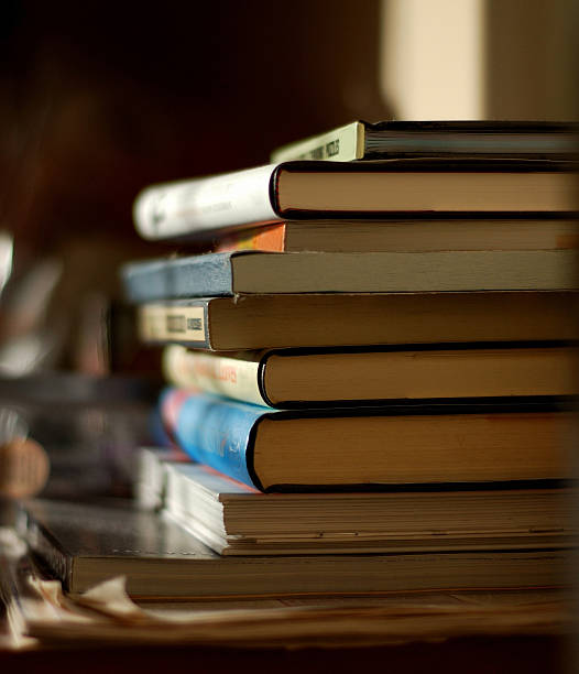 pile de livres 1 - écriture non photos et images de collection