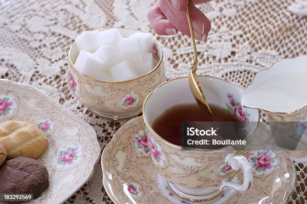 Receso Por La Tarde Foto de stock y más banco de imágenes de Retro - Retro, Anticuado, Galleta - Dulces